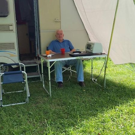 Camping Aviator: Personal RV Campground in Busteni Exterior photo