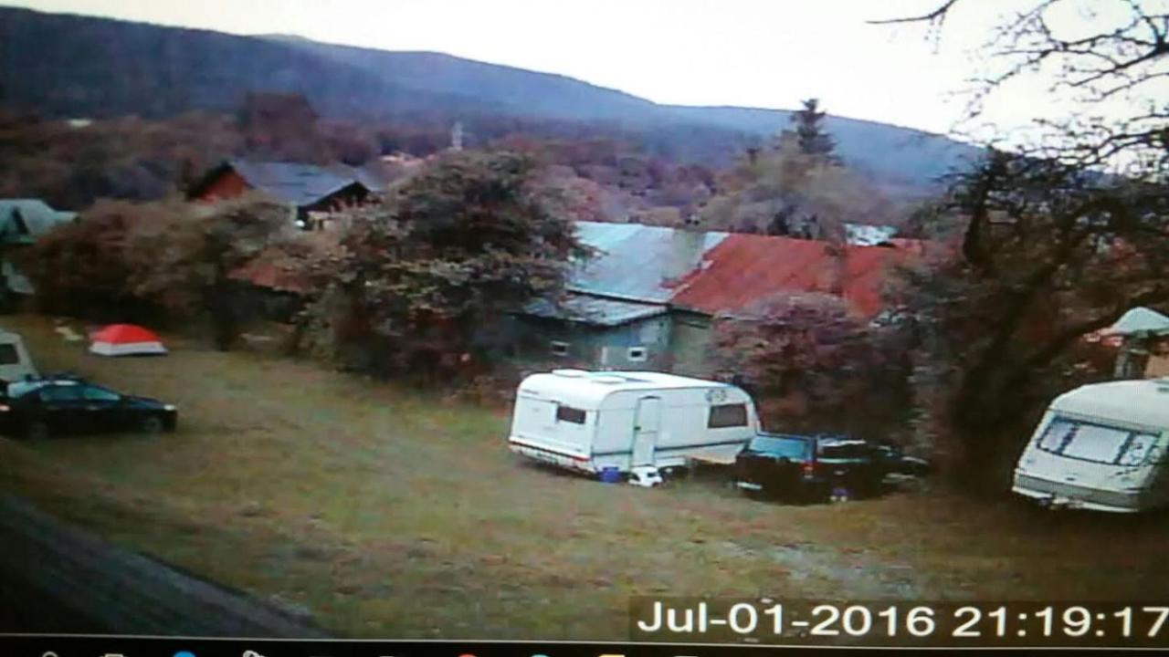 Camping Aviator: Personal RV Campground in Busteni Exterior photo