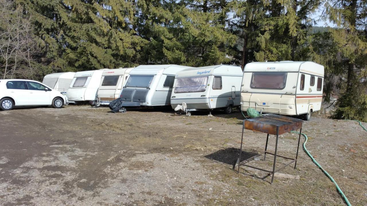 Camping Aviator: Personal RV Campground in Busteni Exterior photo